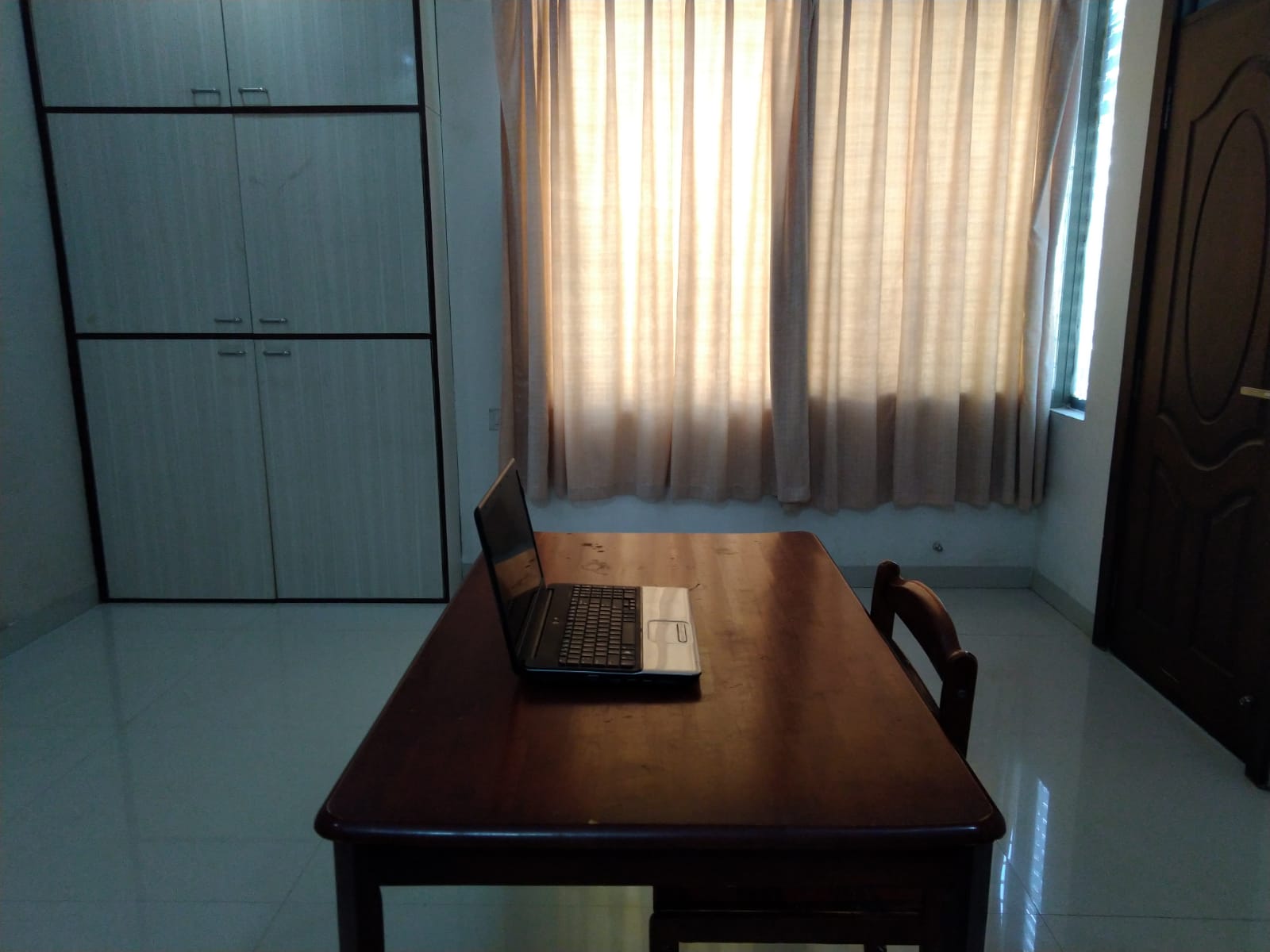 Room Left Room picture for taking java certification exam at home - left