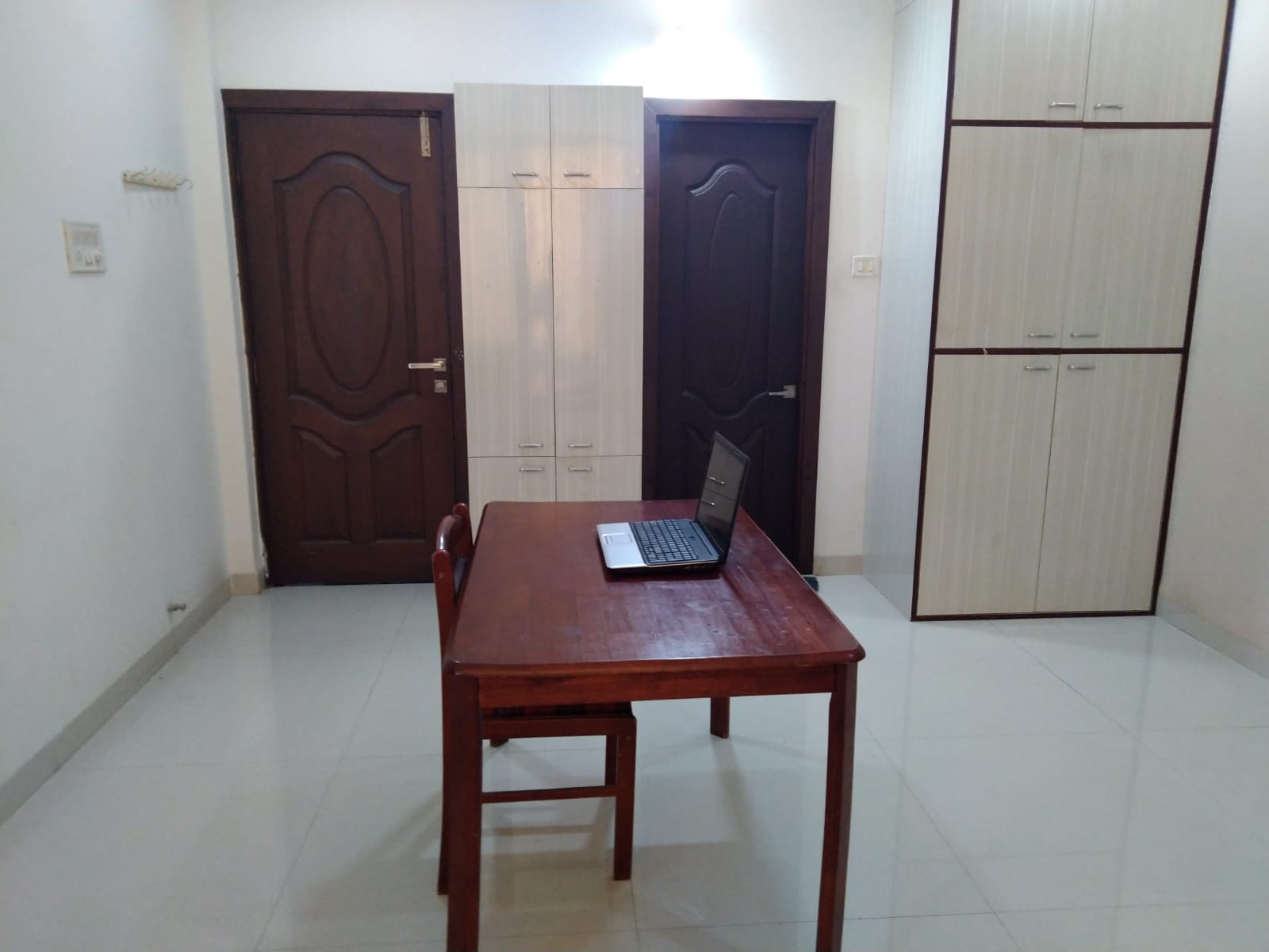 Room Right Room picture for taking java certification exam at home - right